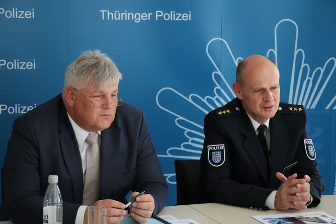 v.l.: Kriminaldirektor Detlef Grabs und der Leiter der LPI Nordhausen, Matthias Bollenbach (Foto: agl)