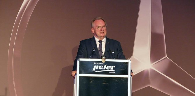 Ministerp&auml;sident Reiner Haseloff dankte den Unternehmern daf&uuml;r, dass sie in Wittenberg etwas unternommen haben (Foto: H. Fischer)