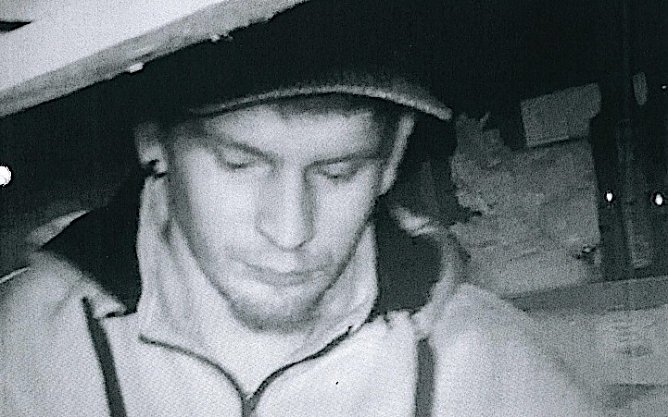 Mutmaßlicher Kellereinbrecher aus der Wolfstraße (Foto: Polizei) Mutmaßlicher Kellereinbrecher aus der Wolfstraße (Foto: Polizei)