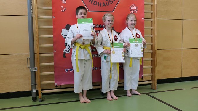 v.l.: Colin Hardrath, Magdalena Aurin, Penelope Kirchhoff (Foto: Karate Do Kwai.) v.l.: Colin Hardrath, Magdalena Aurin, Penelope Kirchhoff (Foto: Karate Do Kwai.)