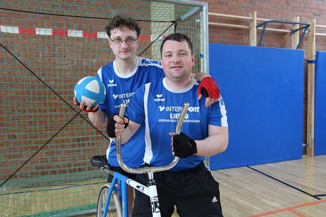 Toni (vorn) und Paul Fiebig k&auml;mpfen um den Aufstieg in die 2. Bundesliga (Foto: Uwe Tittel)