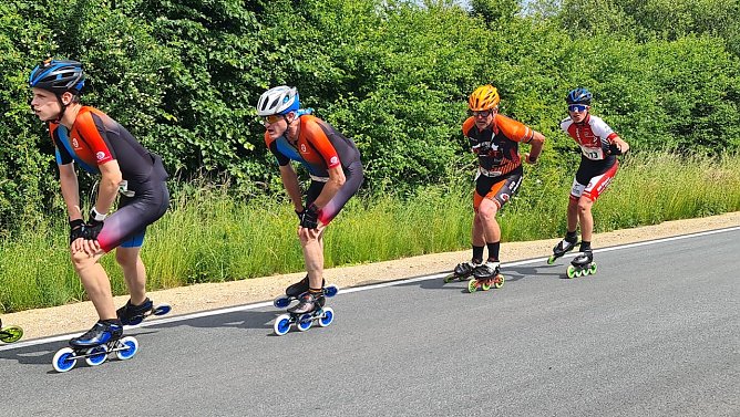 Sohn Lukas und Vater Jens Uwe Krebs links in Führung (Foto: Richard Menzel) Sohn Lukas und Vater Jens Uwe Krebs links in Führung (Foto: Richard Menzel)