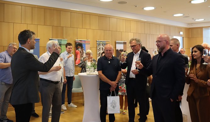 Sektempfang der Stadt Nordhausen für die Gäste (Foto: Stadtverwaltung Nordhausen) Sektempfang der Stadt Nordhausen für die Gäste (Foto: Stadtverwaltung Nordhausen)