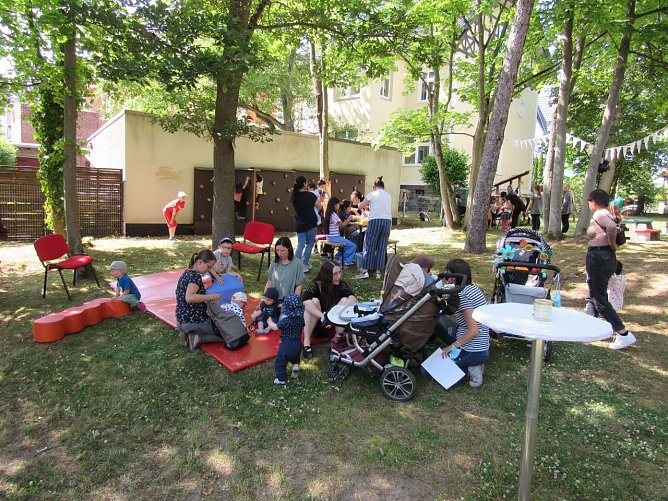 Viel Spaß, Informationen und Aktionen bot das Familienfest. (Foto: Familienzentrum) Viel Spaß, Informationen und Aktionen bot das Familienfest. (Foto: Familienzentrum)
