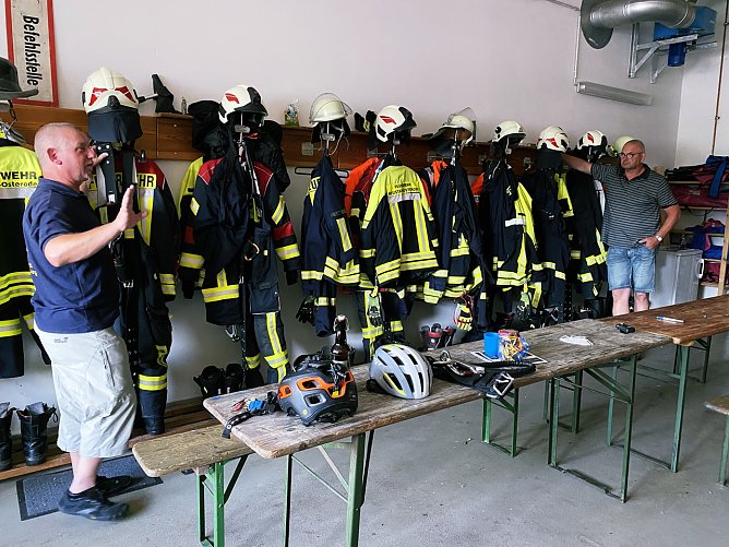 Wehrf&uuml;hrer Christoph Burkert und Ortschaftsb&uuml;rgermeister Mario K&uuml;hn (v.l.n.r.) (Foto: Sandra Witzel)