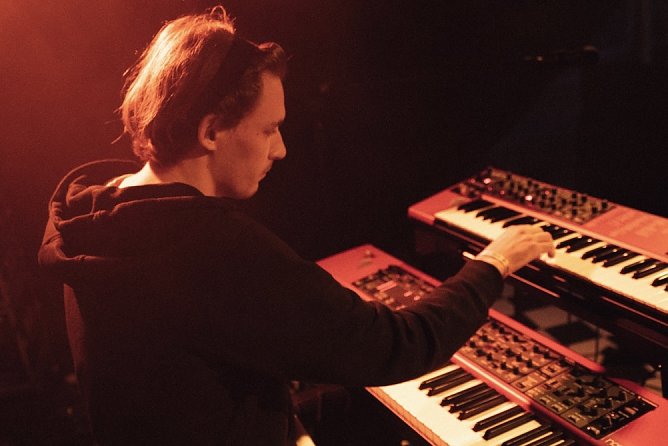 Alexander John während eines Konzerts (Foto: Agentur) Alexander John während eines Konzerts (Foto: Agentur)