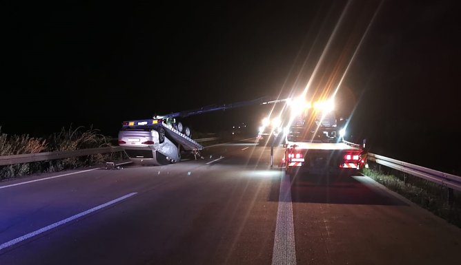 Unfall bei Gro&szlig;wechsungen gestern Abend (Foto: Autobahnpolizei)