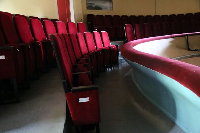 Theaterstühle stehen zum Verkauf (Foto: Theater Nordhausen) Theaterstühle stehen zum Verkauf (Foto: Theater Nordhausen)