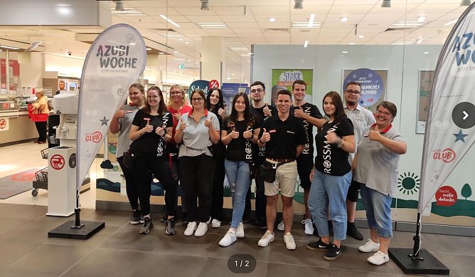 Rossmann-Azubis übernahmen eine Woche die Leitung der Filiale (Foto: S.Grün) Rossmann-Azubis übernahmen eine Woche die Leitung der Filiale (Foto: S.Grün)