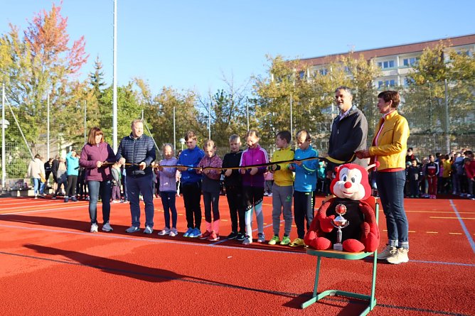 Eröffnung des Sportplatzes in Nordhausen Ost (Foto: Stadtverwaltung Nordhausen) Eröffnung des Sportplatzes in Nordhausen Ost (Foto: Stadtverwaltung Nordhausen)