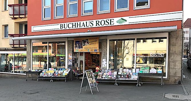 Eine feste Institution im Stadtbild: das Buchhaus Rose gegenüber vom Rathaus (Foto: nnz) Eine feste Institution im Stadtbild: das Buchhaus Rose gegenüber vom Rathaus (Foto: nnz)