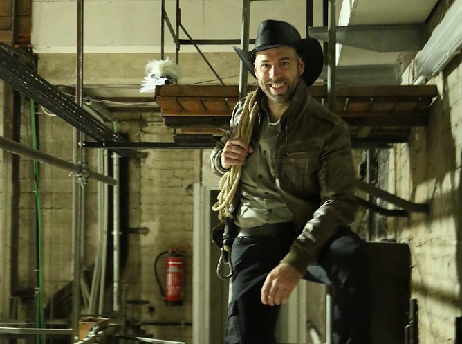 J&ouml;rg Neubauer als Johnny H&uuml;bner (Foto: TNLOS)