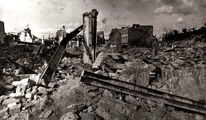 Zerst&ouml;rt: Foto: Werner Steinmann (Foto: Foto Steinmann)