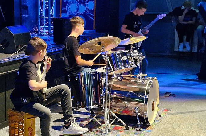 Lennart T&uuml;rk, Vincent Fredrich und Leeroy Schellhardt begeisterten das Publikum (Foto: nnz)