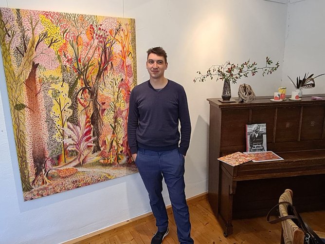 Stefan Schwarzer präsentiert grafische Arbeiten (Foto: Karin Kisker) Stefan Schwarzer präsentiert grafische Arbeiten (Foto: Karin Kisker)