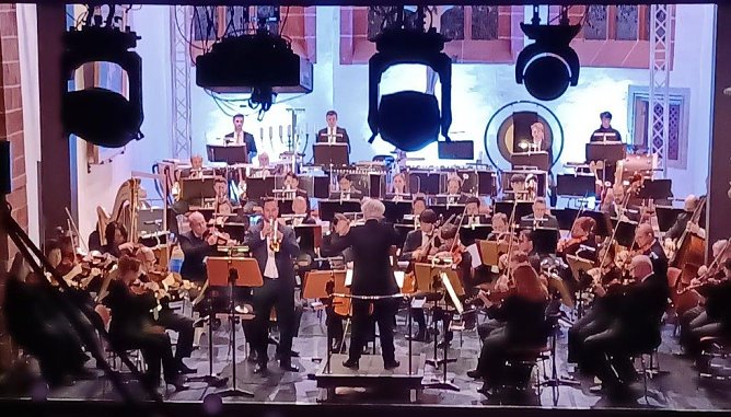 Das zweite Sinfoniekonzert, das in der Blasii-Kirche erklang (Foto: C.Laude) Das zweite Sinfoniekonzert, das in der Blasii-Kirche erklang (Foto: C.Laude)