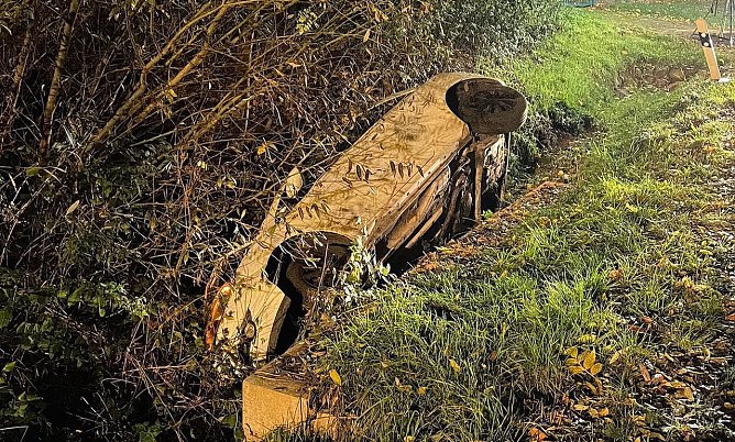Bei Sollstedt in den Graben gefahren (Foto: Silvio Dietzel)
