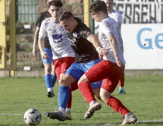 Lennart Liese traf als Erster das Tor in Halle, leider aus Abseitsposition (Foto: M.Liedke) Lennart Liese traf als Erster das Tor in Halle, leider aus Abseitsposition (Foto: M.Liedke)