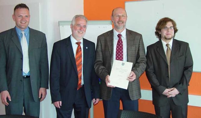 Glückliche Männer (Foto: FHN) Glückliche Männer (Foto: FHN)