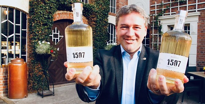 Mit der Reihe "1507" will die Traditionsbrennerei dem Titel "Kornstadt" gerecht werden (Foto: agl)