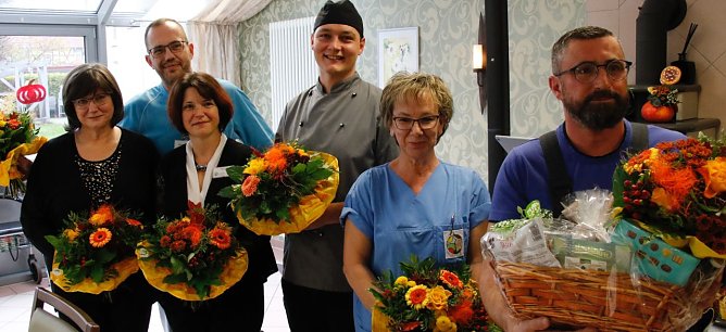 Mit dem Asternhof wurden heute auch die langjährigen Mitarbeiter gefeiert (Foto: agl) Mit dem Asternhof wurden heute auch die langjährigen Mitarbeiter gefeiert (Foto: agl)