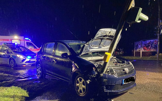 Unfall am Hellweg Baumarkt (Foto: Silvio Dietzel)