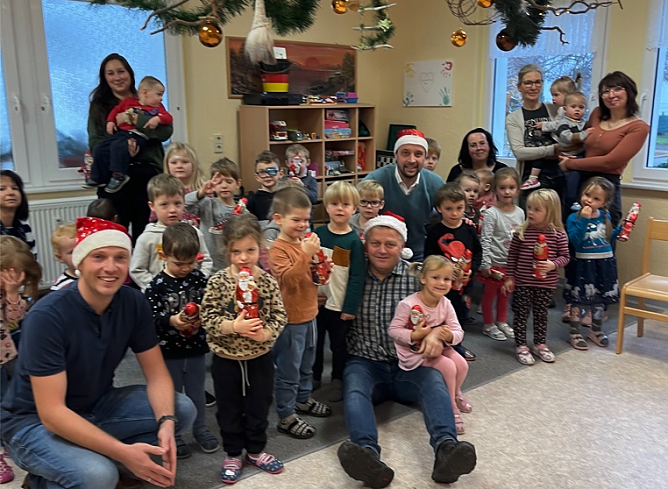 Vorweihnacht im M&auml;rchenland (Foto: DRK NDH)