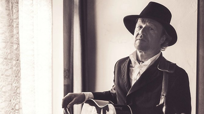 Bernd Sternberg spielt Bob Dylan (Foto: Agentur)