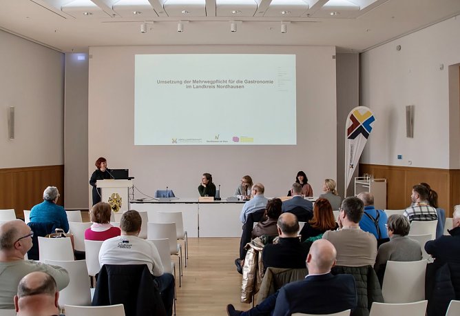 Gastronomen informierten sich über neue Mehrwegspflicht (Foto: Nicole Mattern) Gastronomen informierten sich über neue Mehrwegspflicht (Foto: Nicole Mattern)