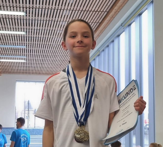 Frida war beim Vergleichswettkampf der "Goldfisch" des Nordhäuser Schwimmvereins (Foto: SVN 90) Frida war beim Vergleichswettkampf der "Goldfisch" des Nordhäuser Schwimmvereins (Foto: SVN 90)