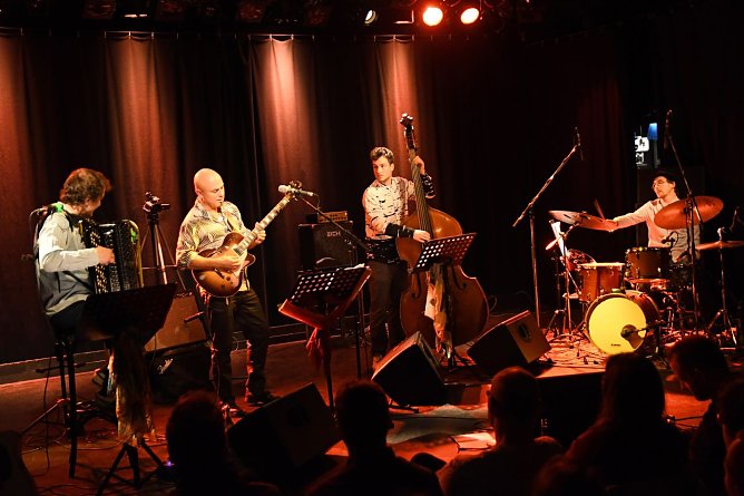 Hochkarätig startet der Jazzclub mit einem Doppelkonzert in den Frühling (Foto: Uwe Pioch) Hochkarätig startet der Jazzclub mit einem Doppelkonzert in den Frühling (Foto: Uwe Pioch)