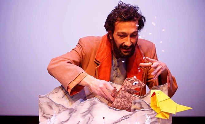 Der Vogel Anderswo (Foto: Stephan Hoyer) Der Vogel Anderswo (Foto: Stephan Hoyer)