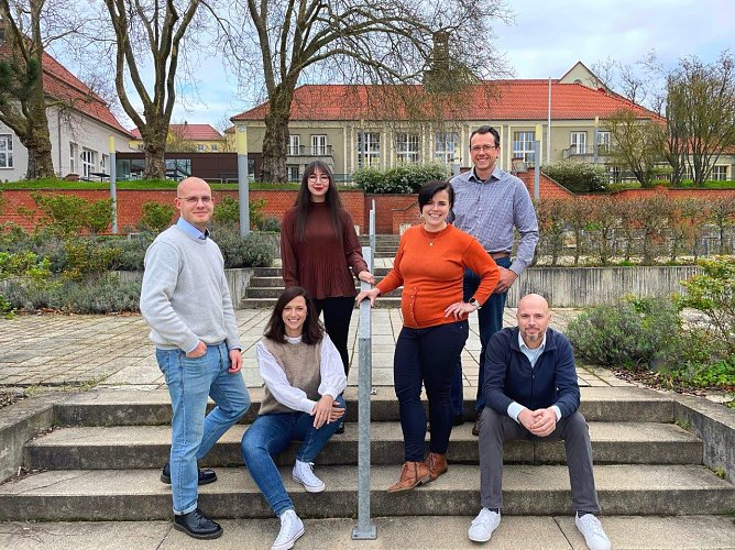 Das Team des Transferwerks von links: Maximilian Druselmann, Sara Schulz, Sandra Nioduschewski, Sascha Bicke, Linda Granowske und Thomas F&uuml;ldner (Foto: Tina Bergknapp)