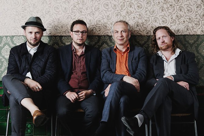 FUSK das sind Kasper Tom, Andreas Lang, Tomasz Dabrowski und Rudi Mahall (Foto: Dovile Sermokas) FUSK das sind Kasper Tom, Andreas Lang, Tomasz Dabrowski und Rudi Mahall (Foto: Dovile Sermokas)