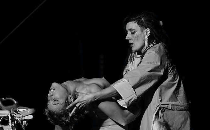 Im Zappelini-Zelt geht es morgen Abend um "Störungen" (Foto: Studio 44) Im Zappelini-Zelt geht es morgen Abend um "Störungen" (Foto: Studio 44)