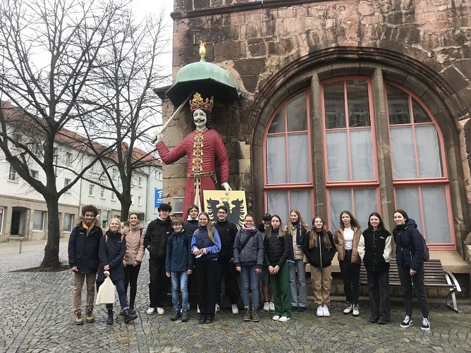 Der Besuch aus Frankreich vor dem Roland (Foto: Christoph Keil) Der Besuch aus Frankreich vor dem Roland (Foto: Christoph Keil)
