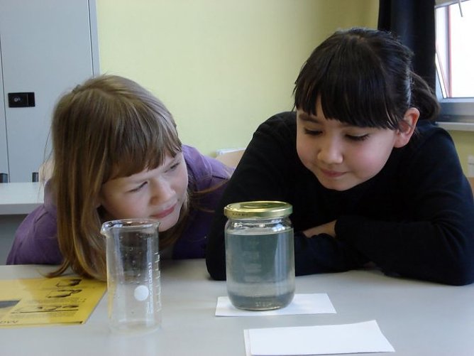 Neugierig in der Regelschule Nordhausen-Ost (Foto: privat) Neugierig in der Regelschule Nordhausen-Ost (Foto: privat)