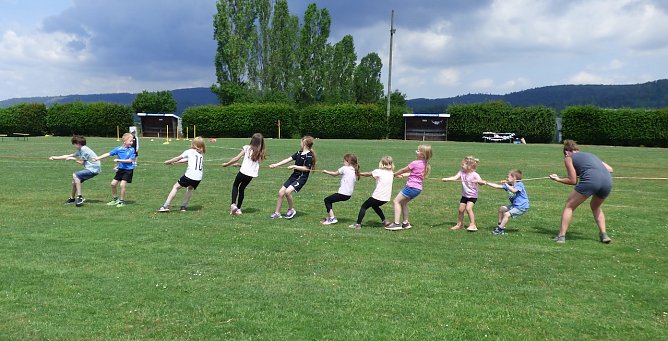 Kindersportfest Tauziehen  (Foto: SV Hermannsacker)