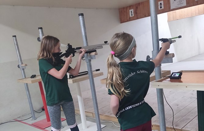 Ausbildung mit dem Lichtgewehr in Osterode (Foto: Andrea Manz)