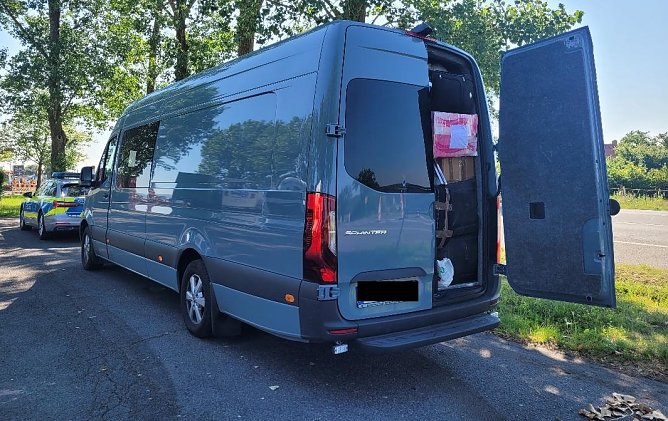 Dieses rum&auml;nische Fahrzeug war stark &uuml;berladen (Foto: Autobahnpolizei)