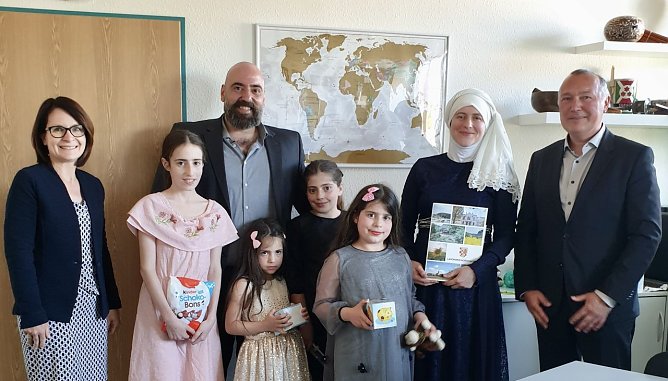 Mehr als 200 Einb&uuml;rgerungen gab es in den letzten Jahren, auch die Familie Ereksusy durchlief das lange Verfahren (Foto: Pressestelle Landratsamt)