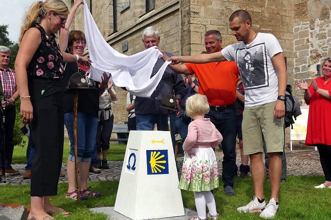 Steinenthüllung auf dem Jakobusweg (Foto: R.Englert) Steinenthüllung auf dem Jakobusweg (Foto: R.Englert)
