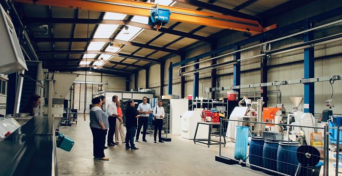 Wirtschaftsstaatssekret&auml;r Carsten Feller besuchte heute das ThIWert der Nordh&auml;user Hochschule (Foto: agl)