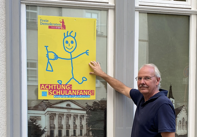 P&uuml;nktlich zum Schulstart hat die FDP wieder ihre Plakataktion begonnen (Foto: FDP Nordhausen)