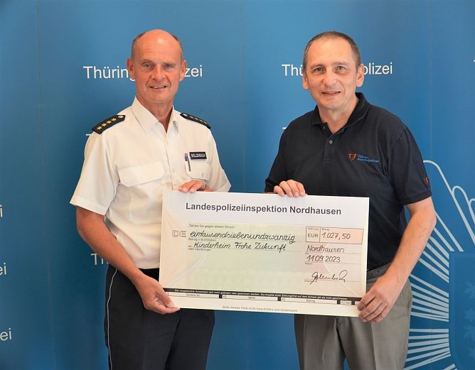 Spenden&uuml;bergabe an die "Frohe Zukunft" (Foto: Landespolizeiinspektion Nordhausen)