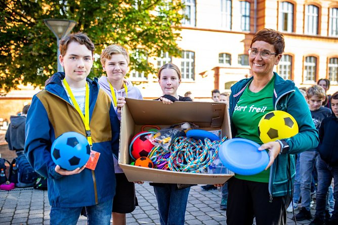 Bewegte Pause – HumboldtianerInnen in Bewegung (Foto: Christoph Keil) Bewegte Pause – HumboldtianerInnen in Bewegung (Foto: Christoph Keil)