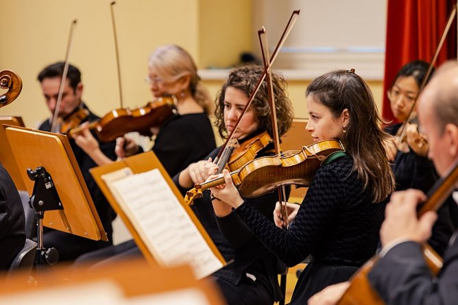 Das Loh-Orchester und die SWG laden am 12. Dezember zum Mieter-Weihnachtskonzert Vom Himmel hoch. (Foto: Julia Lormis )