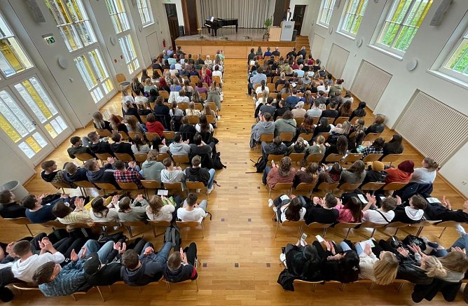 Erstsemester feierlich immatrikuliert (Foto: HSN)