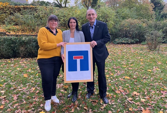 v.l.: Anika Lier (Schulsozialarbeiterin), Diana Witzenhausen (Schulsozialarbeiterin) Gert Bufe (Gesch&auml;ftsf&uuml;hrer) alle Frohe Zukunft Nordhausen (Foto: Frohe Zukunft)