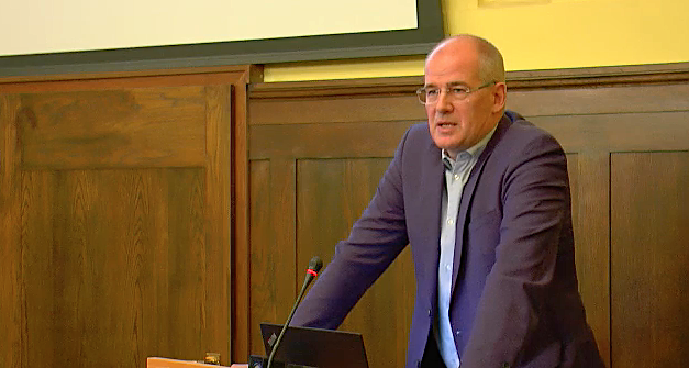 Musste viel Kritik einstecken: Landrat Matthias Jendricke (Foto: oas) Musste viel Kritik einstecken: Landrat Matthias Jendricke (Foto: oas)